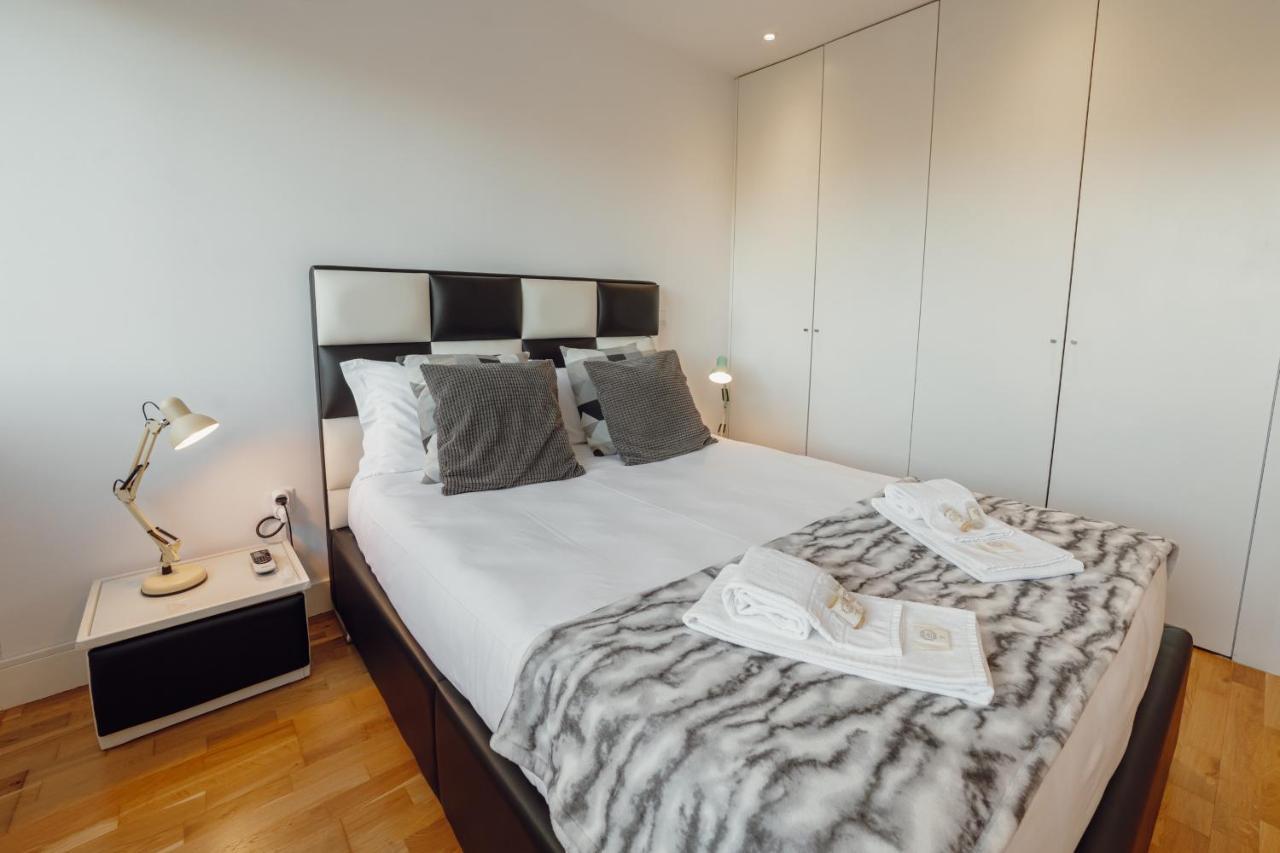 Downtown Stylish Apartment With Garage By Vacationy Порто Екстериор снимка
