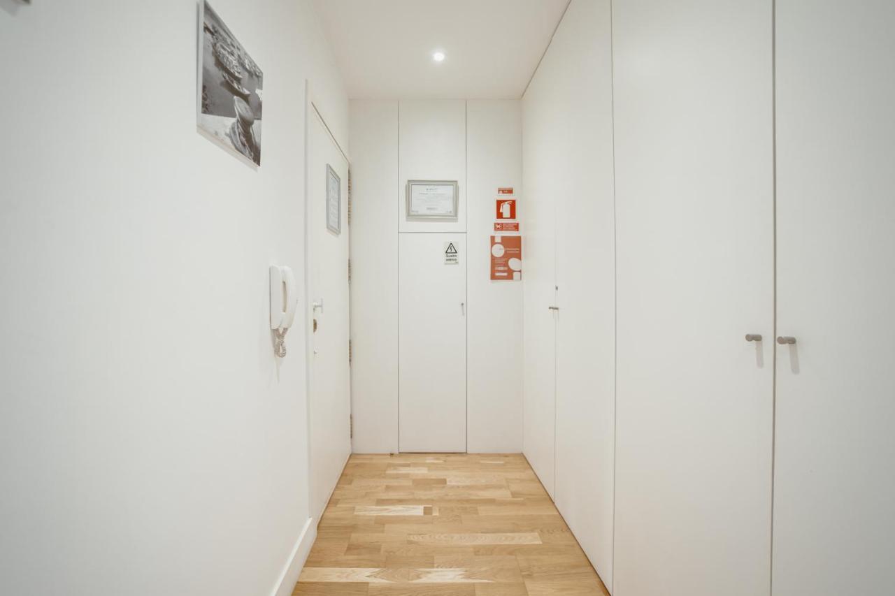 Downtown Stylish Apartment With Garage By Vacationy Порто Екстериор снимка