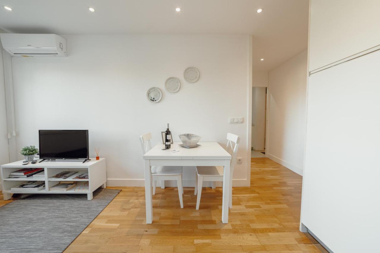 Downtown Stylish Apartment With Garage By Vacationy Порто Екстериор снимка