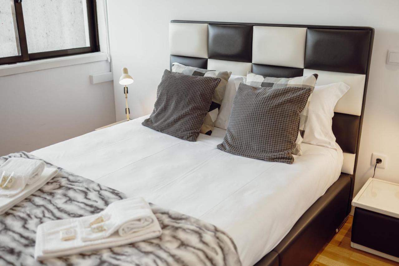 Downtown Stylish Apartment With Garage By Vacationy Порто Екстериор снимка